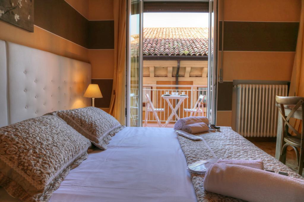 La Casetta Di Lina Rooms And Apartments Verona Exterior foto